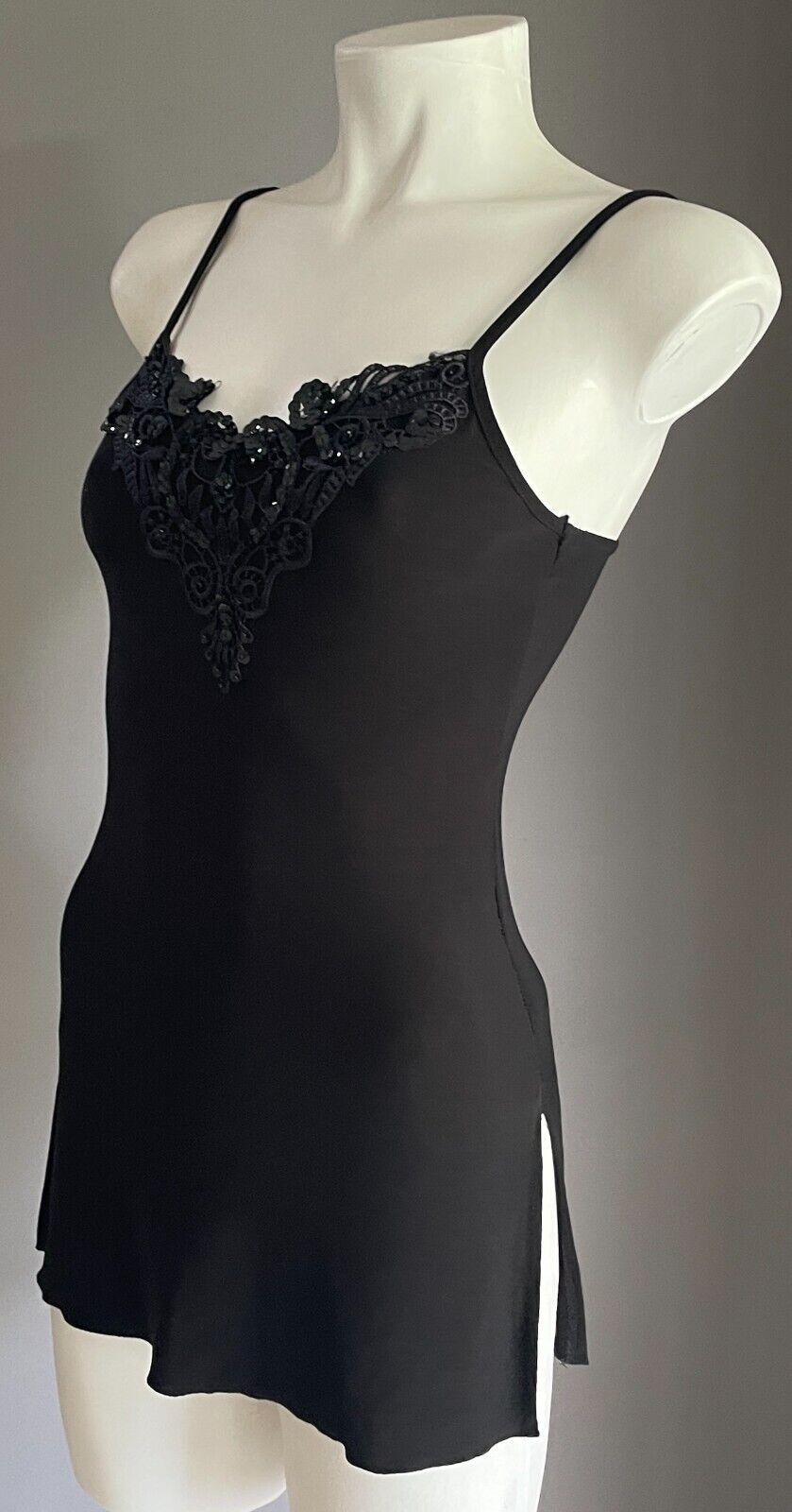 LUSHOUS Top Size 8 Black Stretch Cami Embellished Floral Lace Neck Beads Sequins