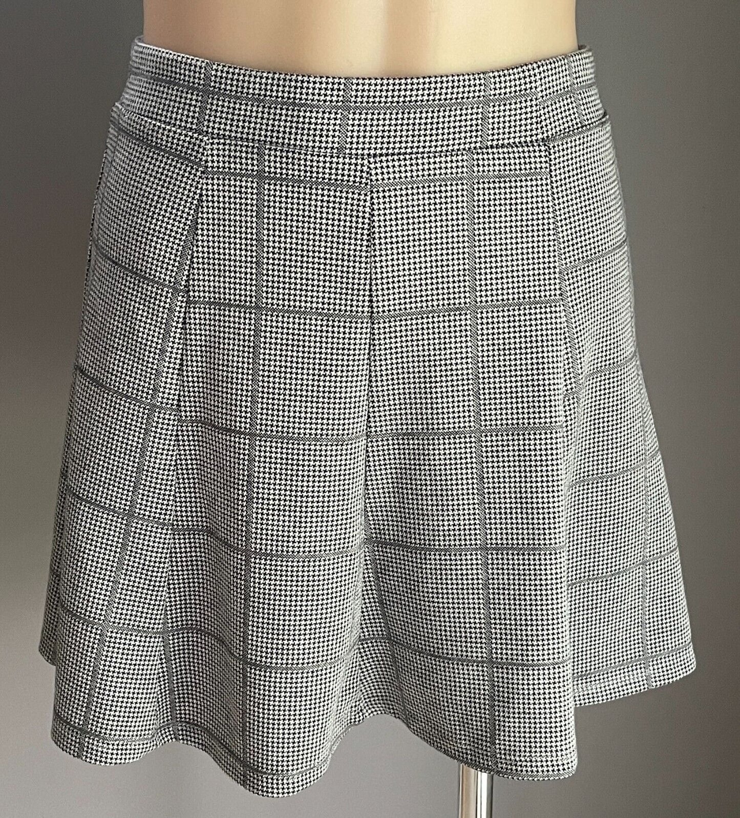 BERSHKA GIRL Skirt Black White Houndstooth A-Line Mini Elastic Waist Size M 10