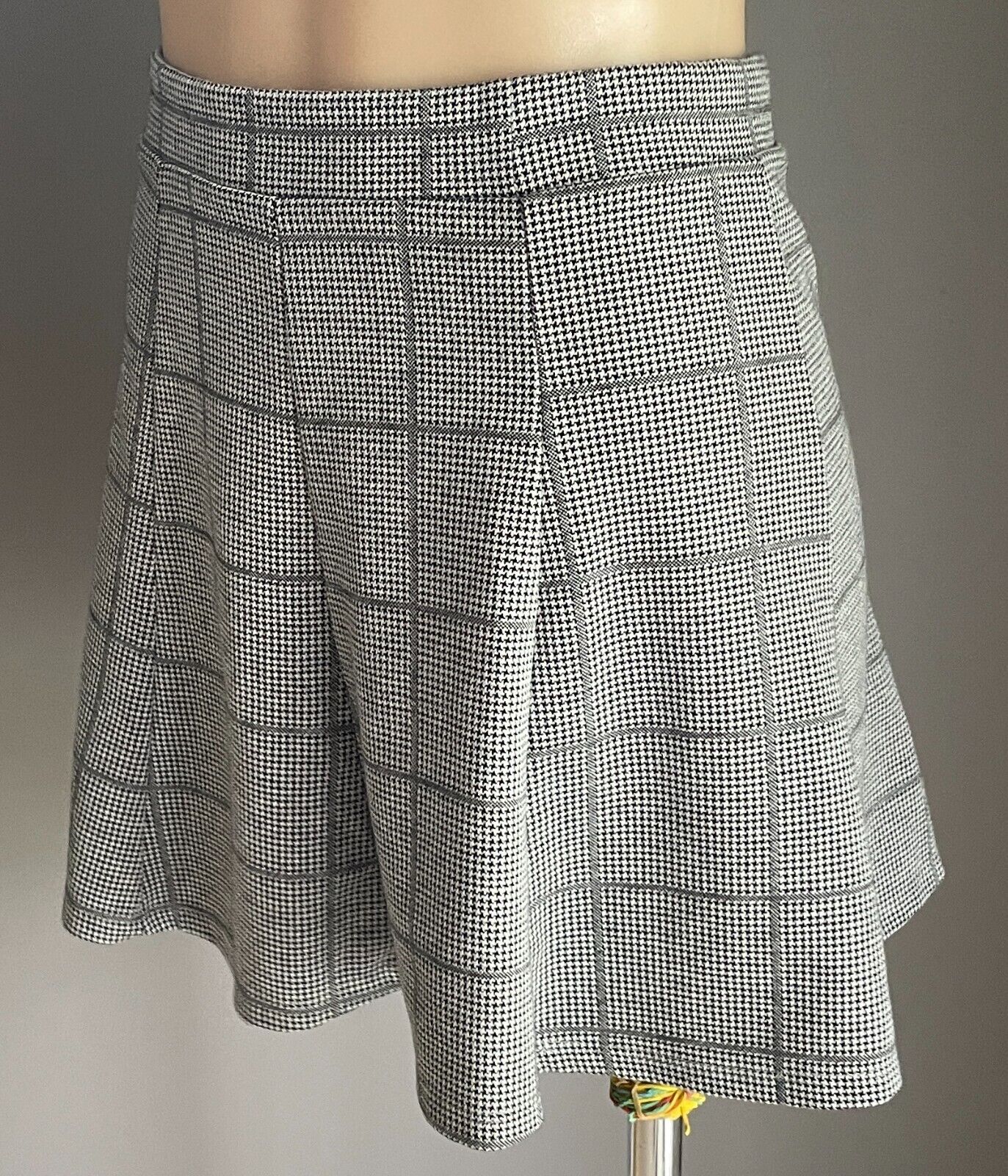 BERSHKA GIRL Skirt Black White Houndstooth A-Line Mini Elastic Waist Size M 10