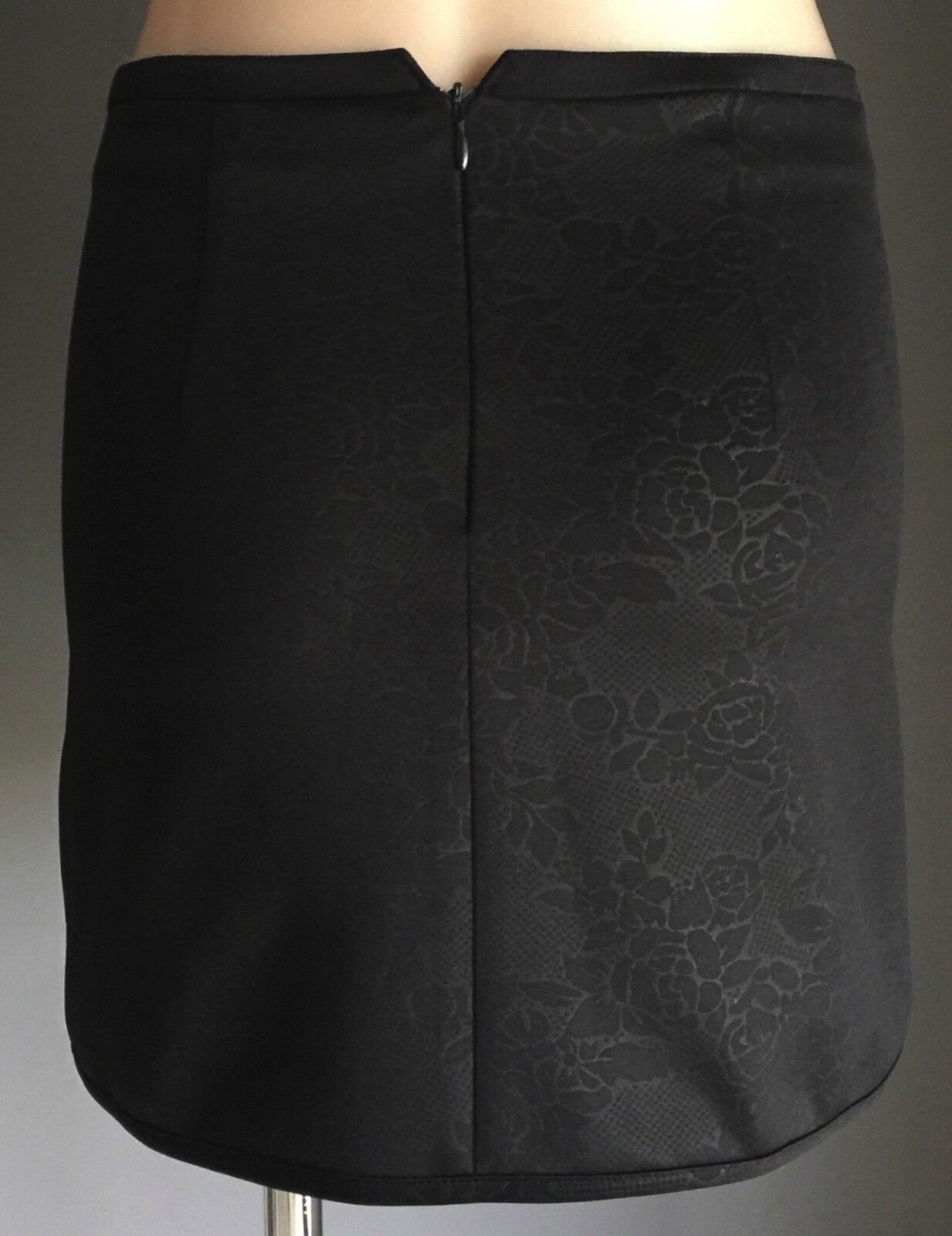 NOW Mini Skirt Black Embossed Floral Print Stretch Size 10 Fab Design NEW