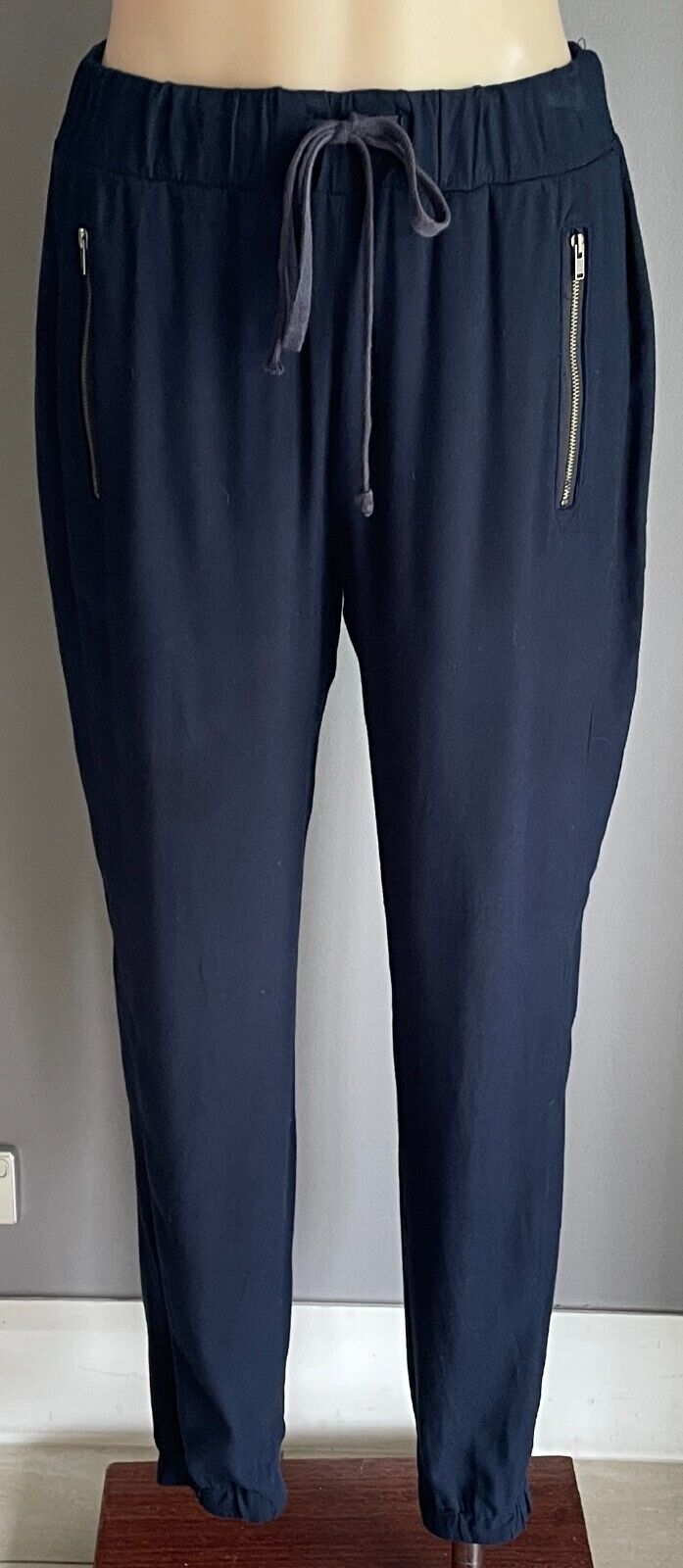 SUNDANCE Navy Elastic Waist & Leg Cuffs Jogger Pants Zip Pockets Size 8 10