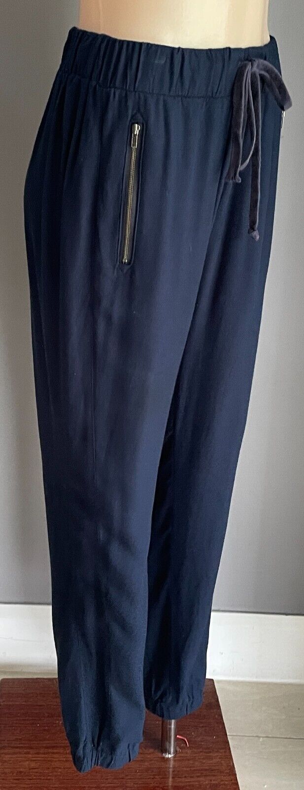 SUNDANCE Navy Elastic Waist & Leg Cuffs Jogger Pants Zip Pockets Size 8 10