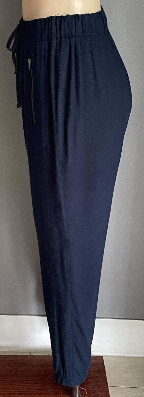 SUNDANCE Navy Elastic Waist & Leg Cuffs Jogger Pants Zip Pockets Size 8 10