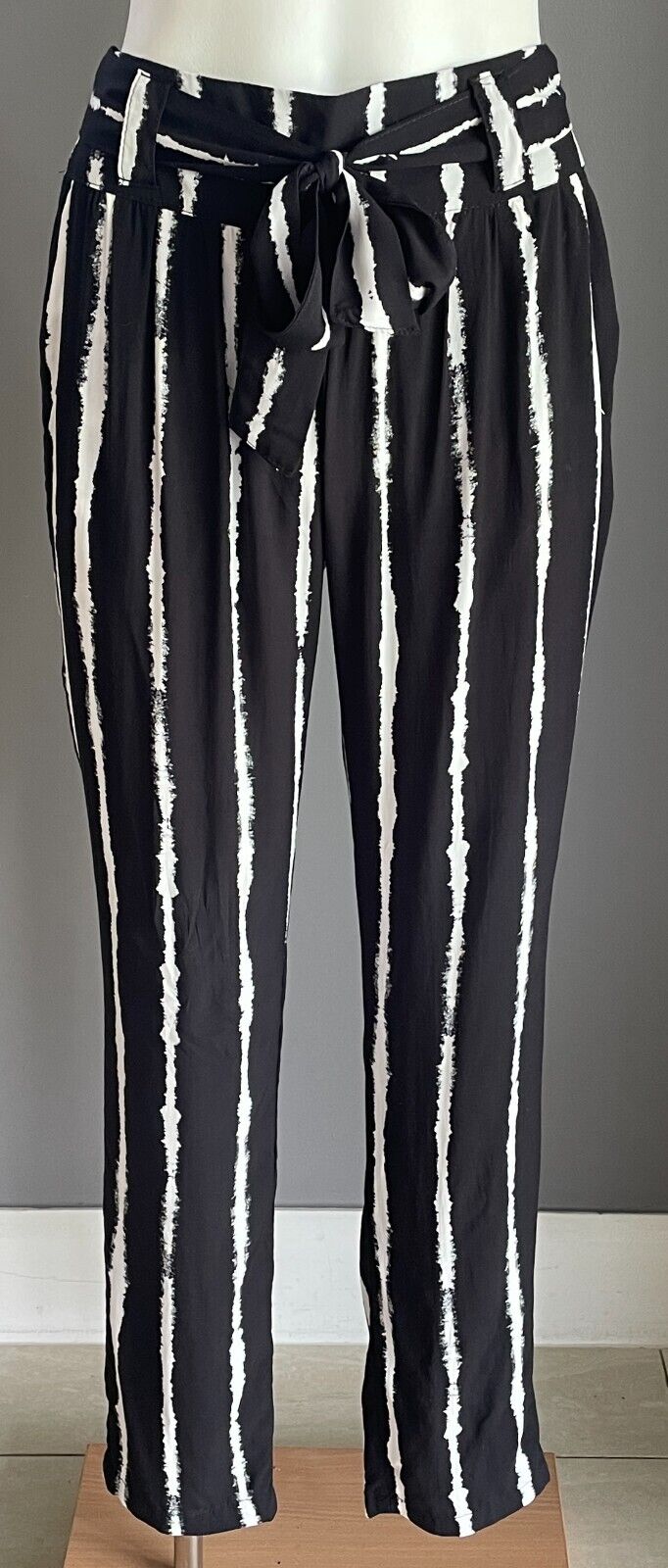COTTON ON Black White Print Tapered Leg Pants Elastic Waist Belt Tie Size XS 8