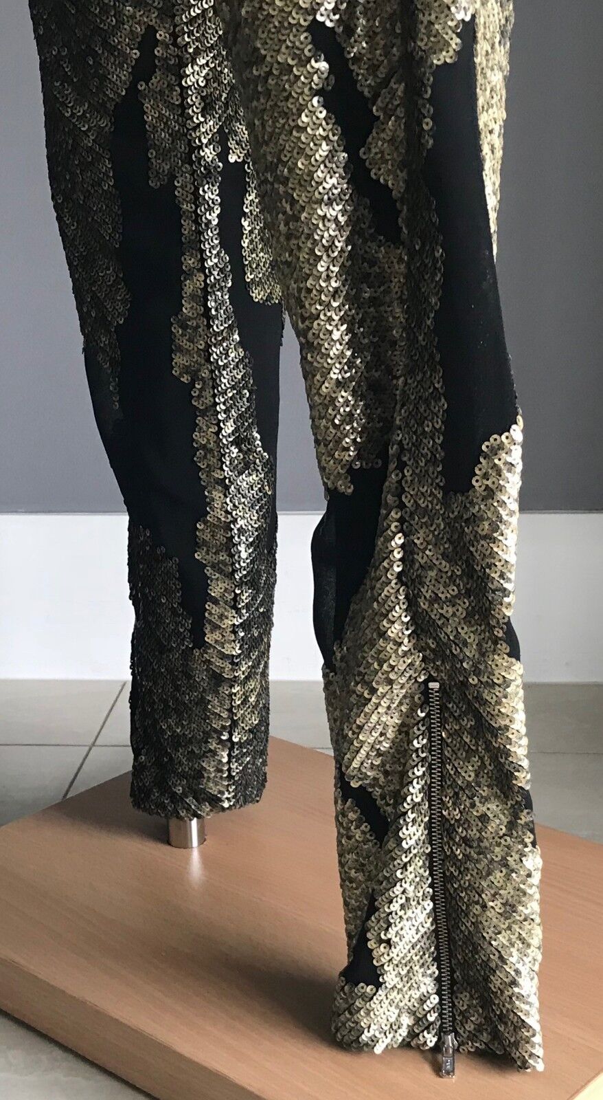 BEBE SYDNEY Tapered Pants Gold Sequin & Black Elastic Waist Ladies Size 8 Glam