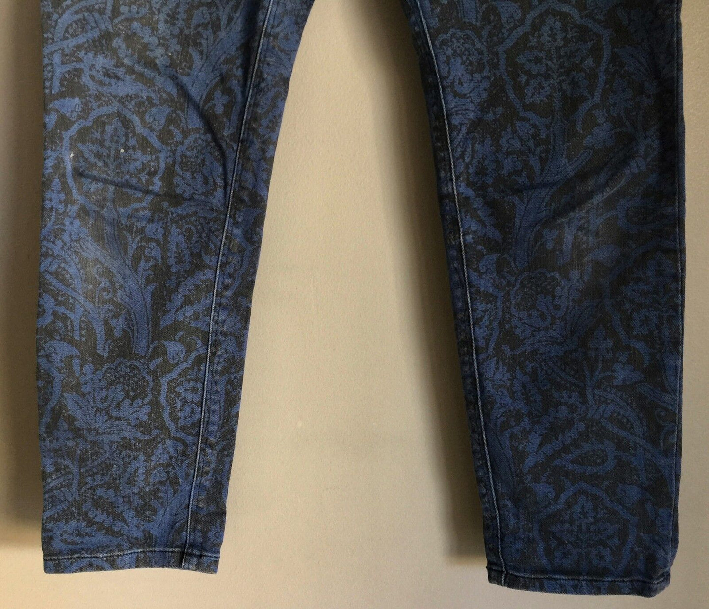 KSUBI Jeans Femme Midnight Mass Size 8 Crop Black & Blue Print Ladies 26in