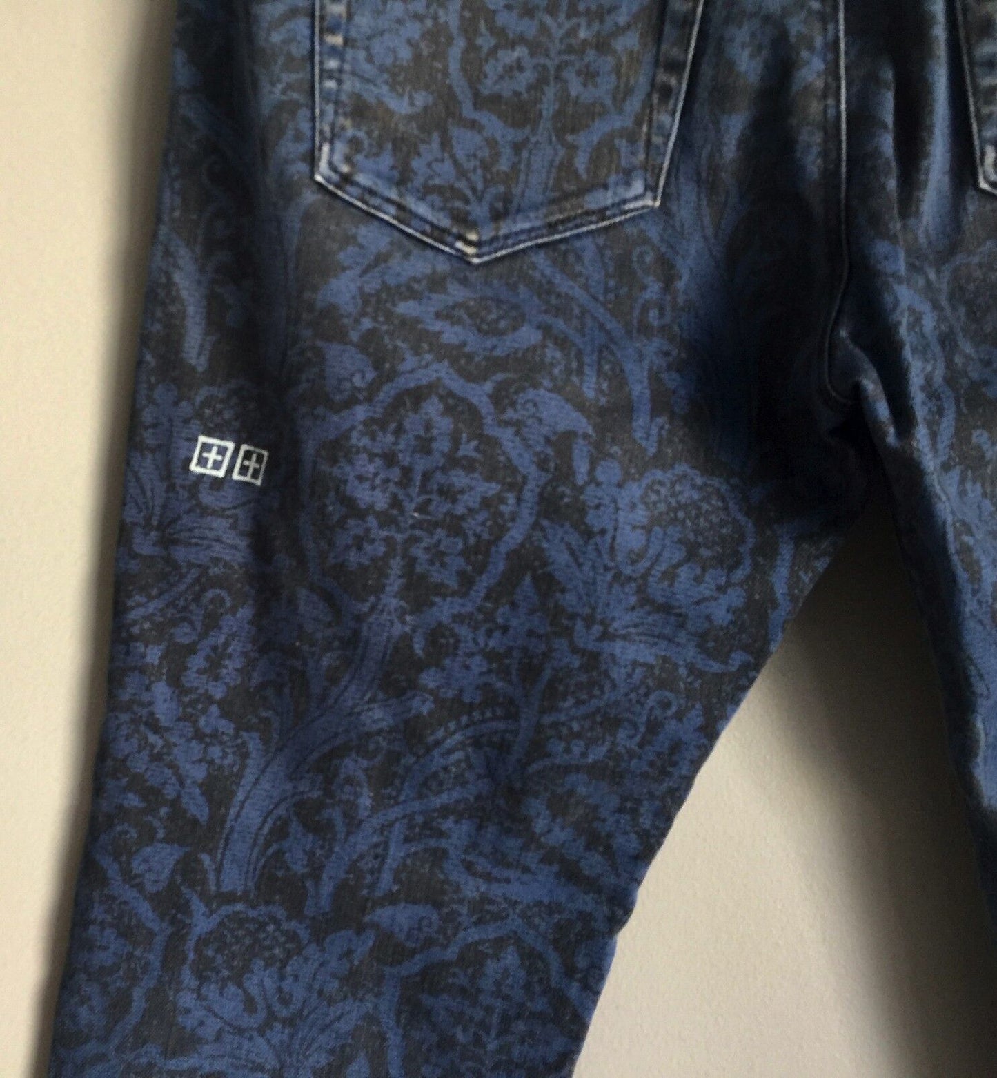 KSUBI Jeans Femme Midnight Mass Size 8 Crop Black & Blue Print Ladies 26in