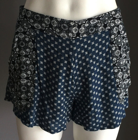 VALLEYGIRL JEANS Shorts Blue & White Print Relaxed Soft Style Size 8 Vintage