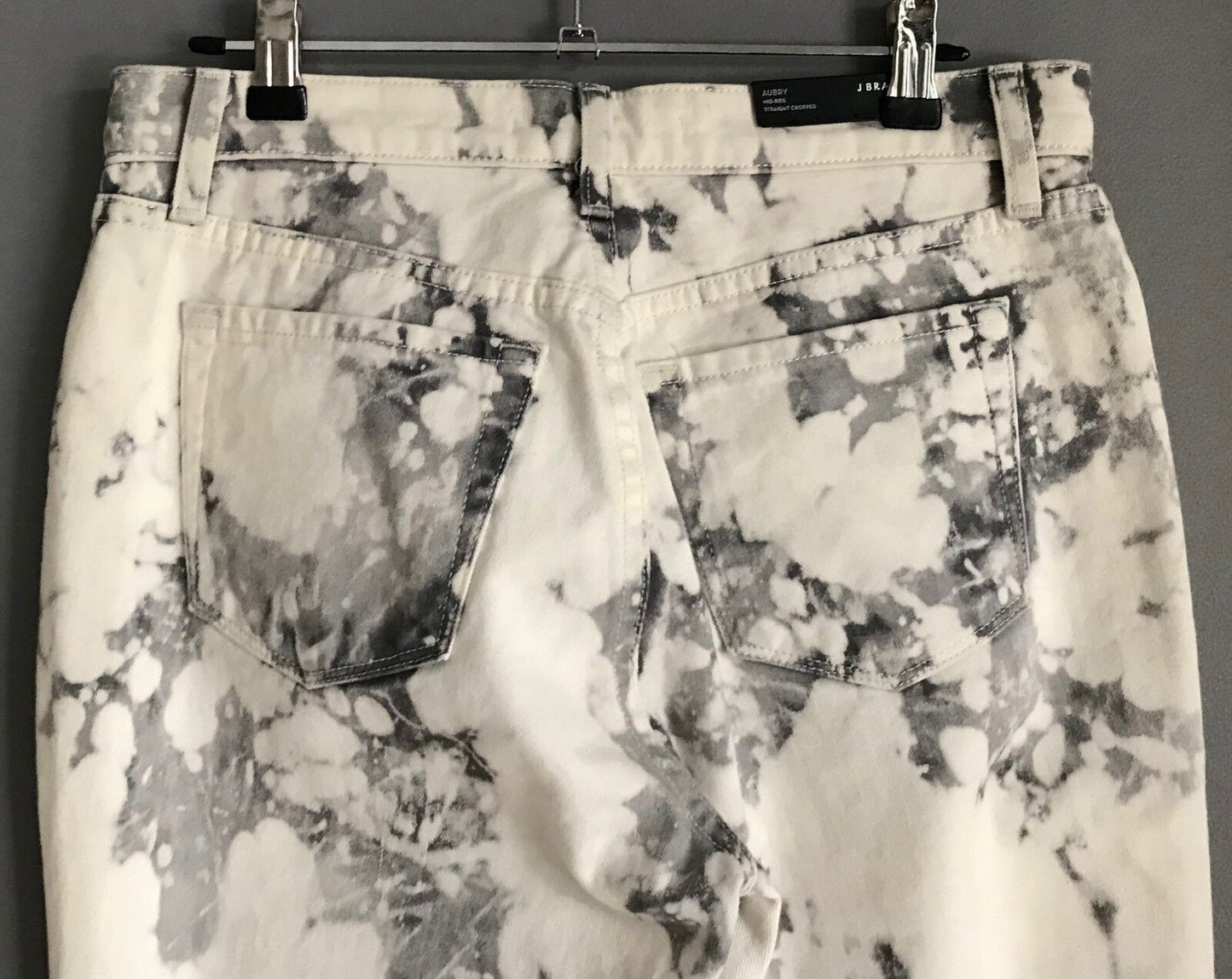 J BRAND "Aubry" Crop Jeans Grey White Sonic Wash Mid Rise Straight Size 25 8 NEW