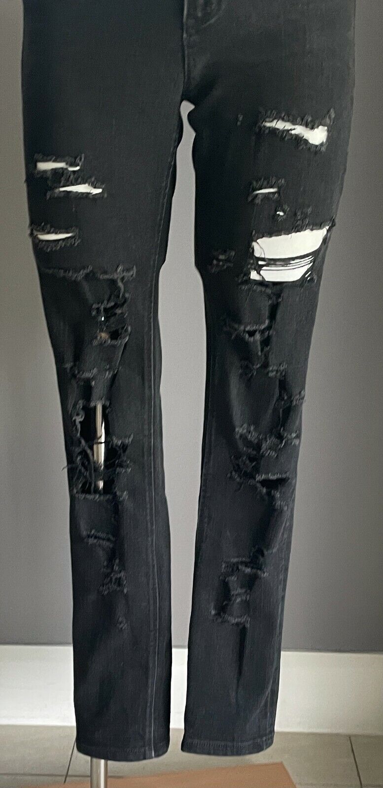 WITCHERY Denim Jeans Black Distressed with Rips Skinny Leg Ladies Size 8