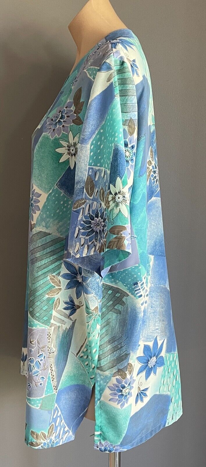 FORBAT Shirt Blue Green Mauve White Print Short Sleeve Button Front Size 18