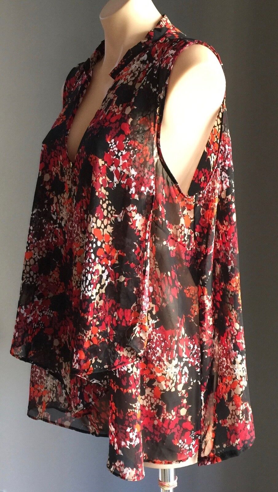 LILLY & LOU Multi Colour Print Sleeveless Overlay Blouse Ladies Plus Size 18 NEW