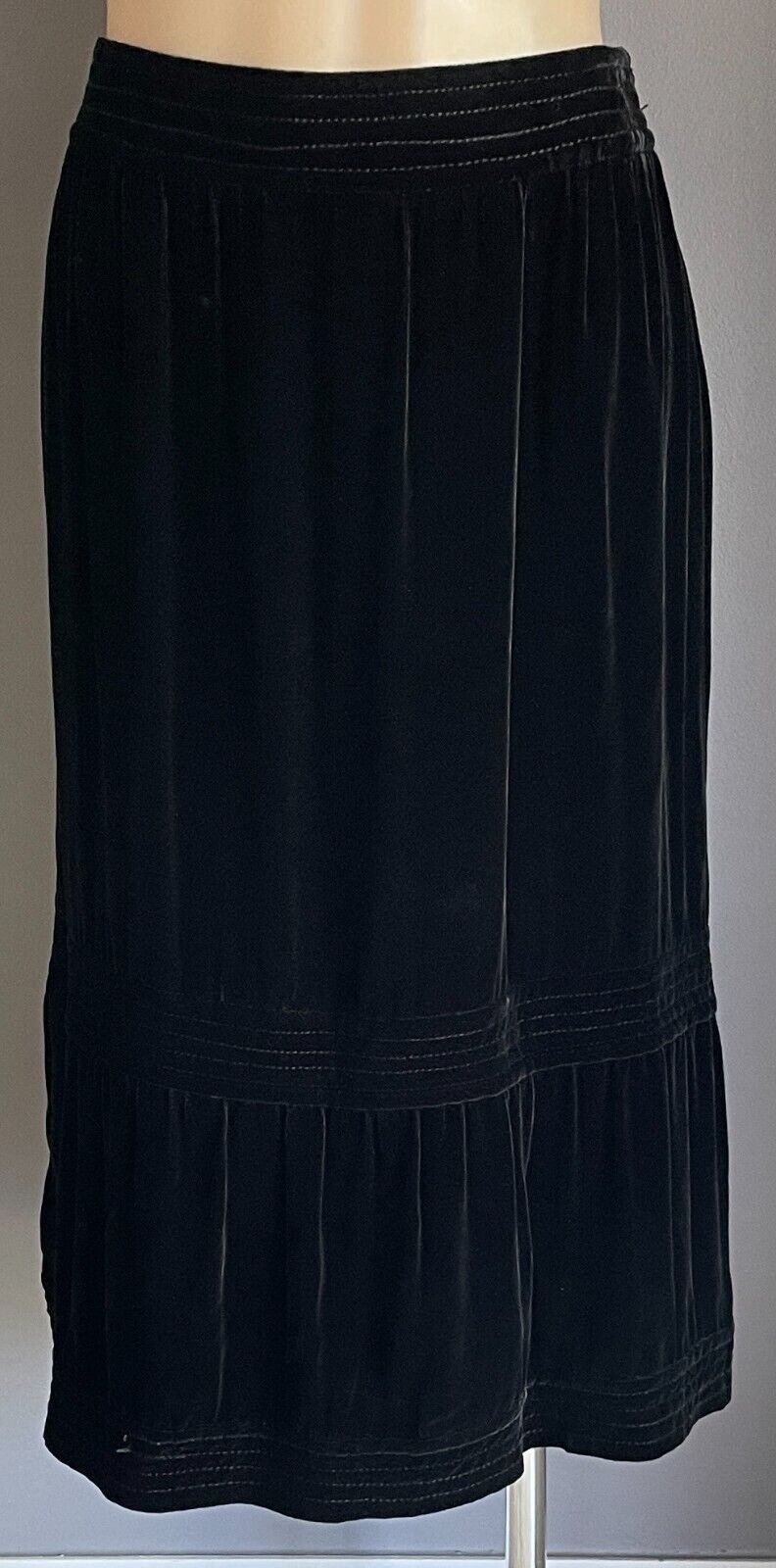 MAX MARA Skirt Black Velour Velvet Tier Hem Midi Length Size 42 AU 14