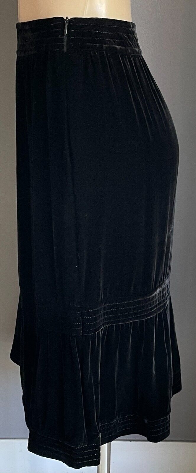 MAX MARA Skirt Black Velour Velvet Tier Hem Midi Length Size 42 AU 14