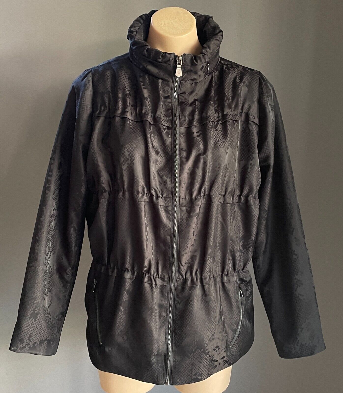MAGGIE T Jacket Black Snake Print Long Sleeve Size 10 Zip Front Hoodie Casual