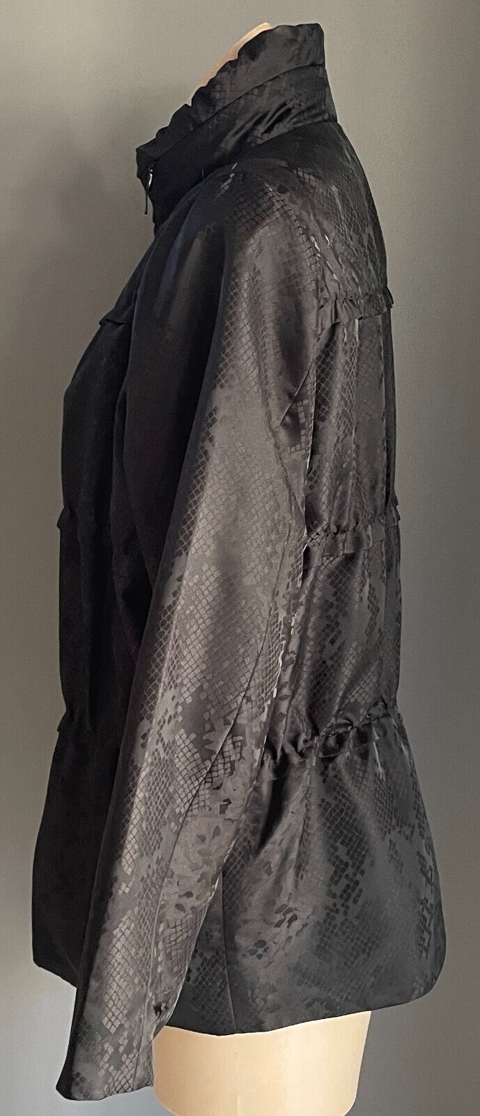 MAGGIE T Jacket Black Snake Print Long Sleeve Size 10 Zip Front Hoodie Casual