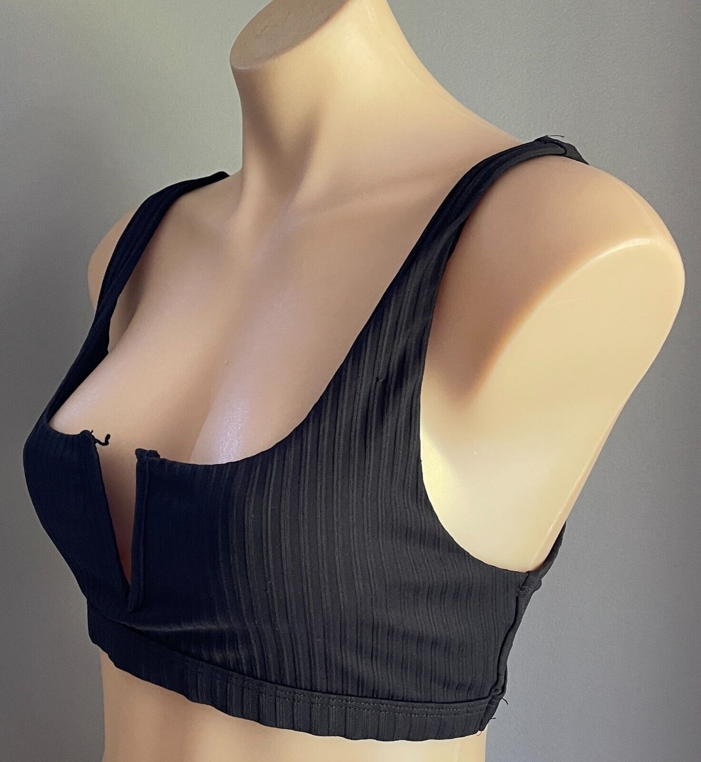 COTTON ON BODY Black Ribbed Crop Top/Bralette Stretch V-Wire Size 14