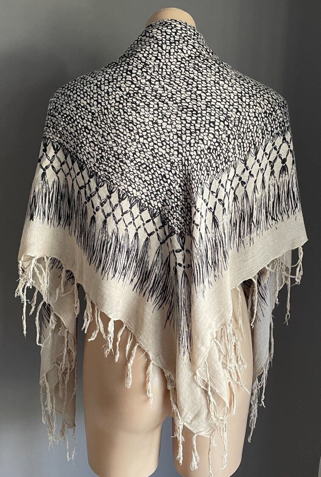 VALLEYGIRLNeck Scarf  Shawl Beige Black Print Square Viscose Fabric Fringed NEW