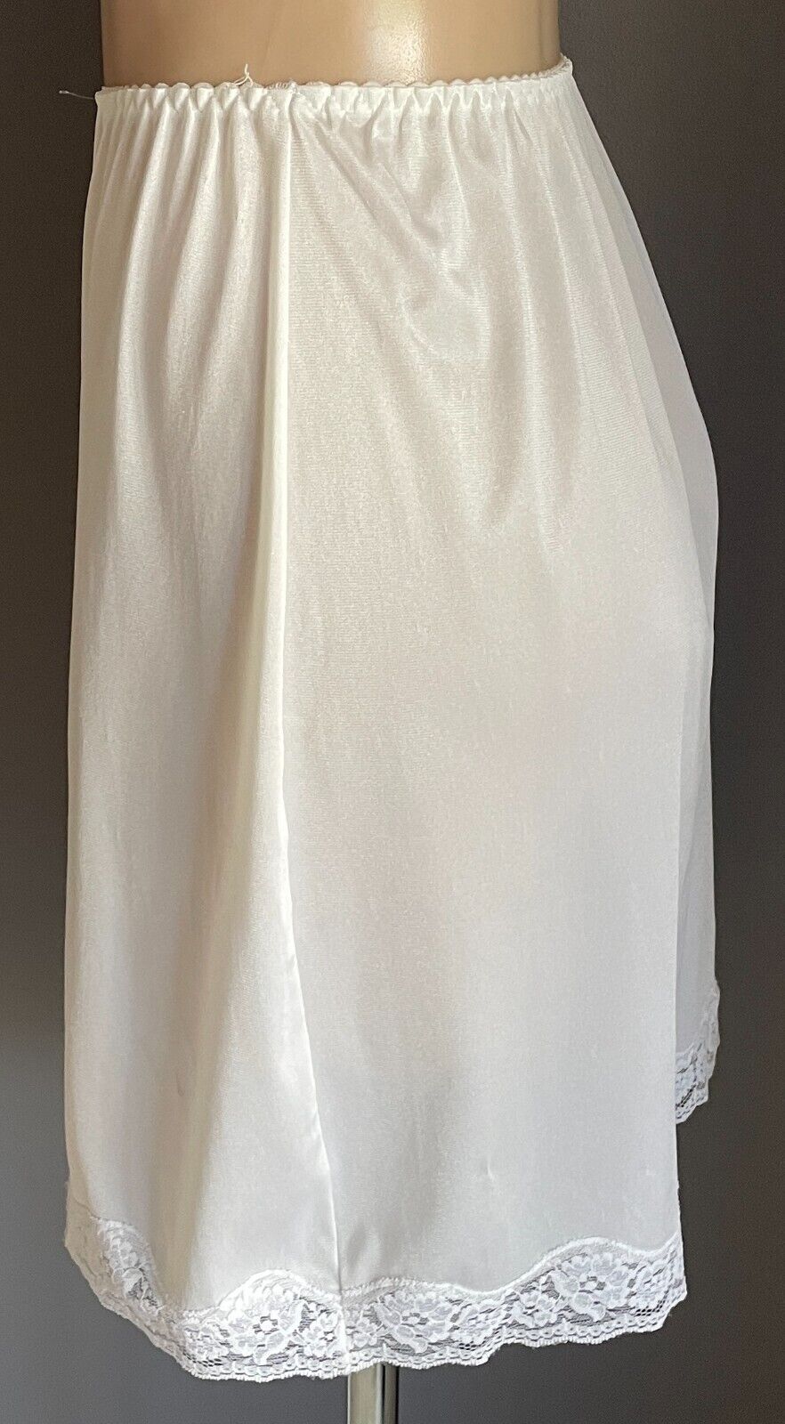 SHELLEY White Half Slip Nylon Elasticised Waist Size M Notched Lace Trim Hem