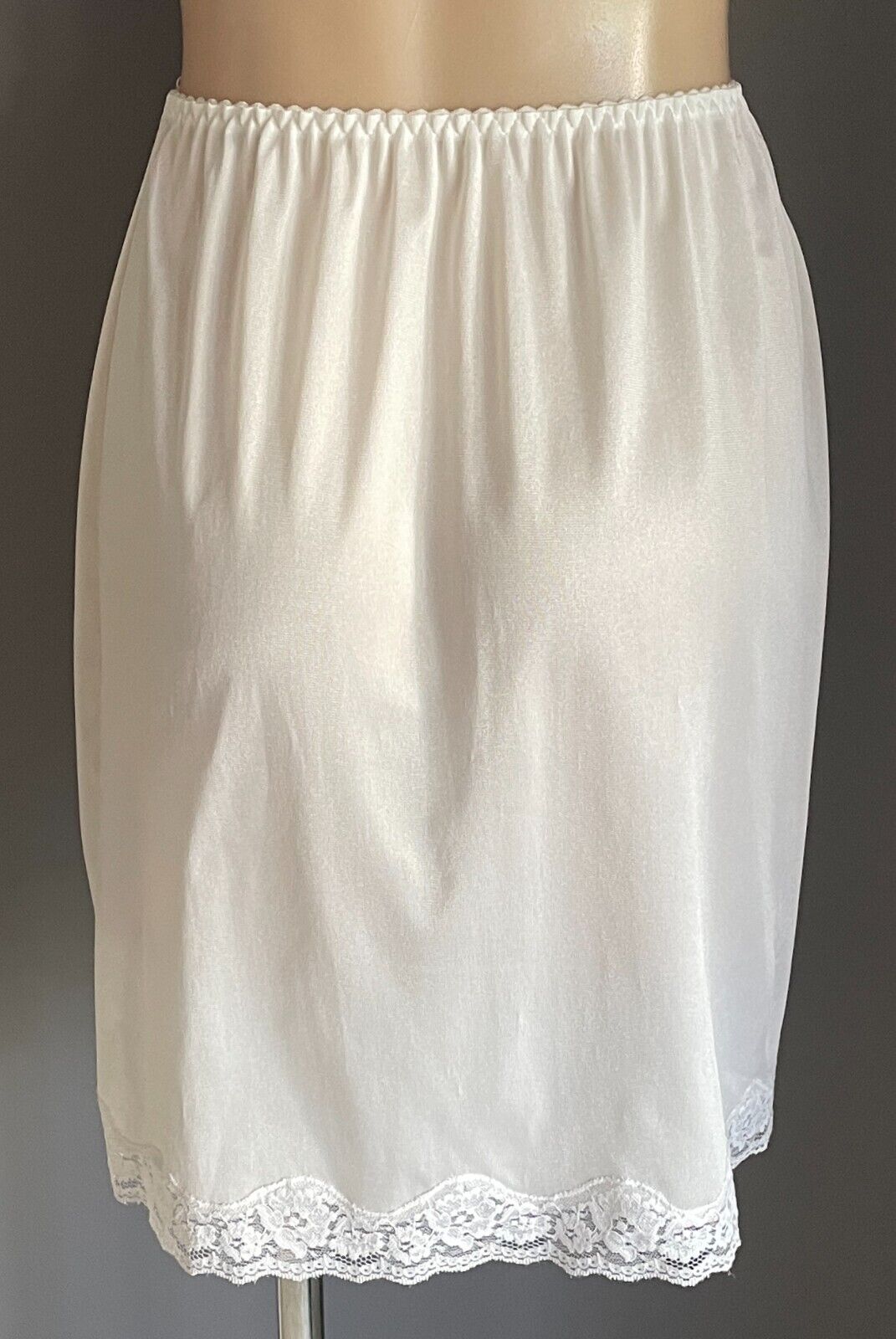 SHELLEY White Half Slip Nylon Elasticised Waist Size M Notched Lace Trim Hem
