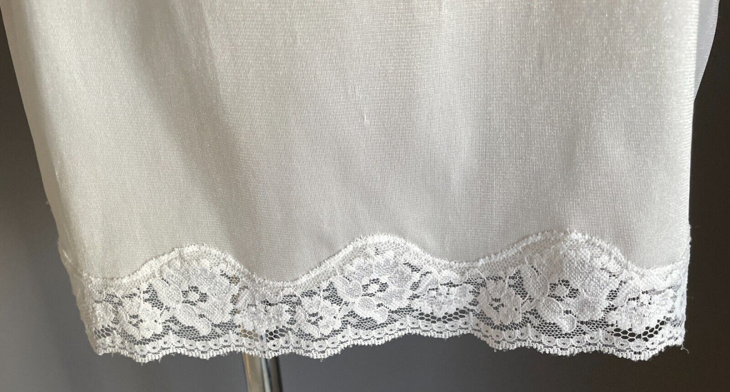 SHELLEY White Half Slip Nylon Elasticised Waist Size M Notched Lace Trim Hem