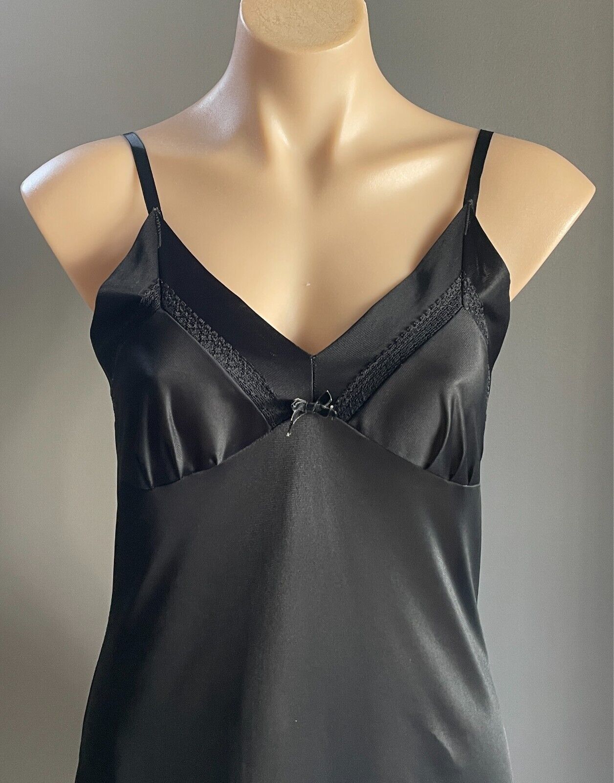 Vintage Petticoat Black Nylon Full Slip Lace Trim Size 12 Adjustable Strap 1980s