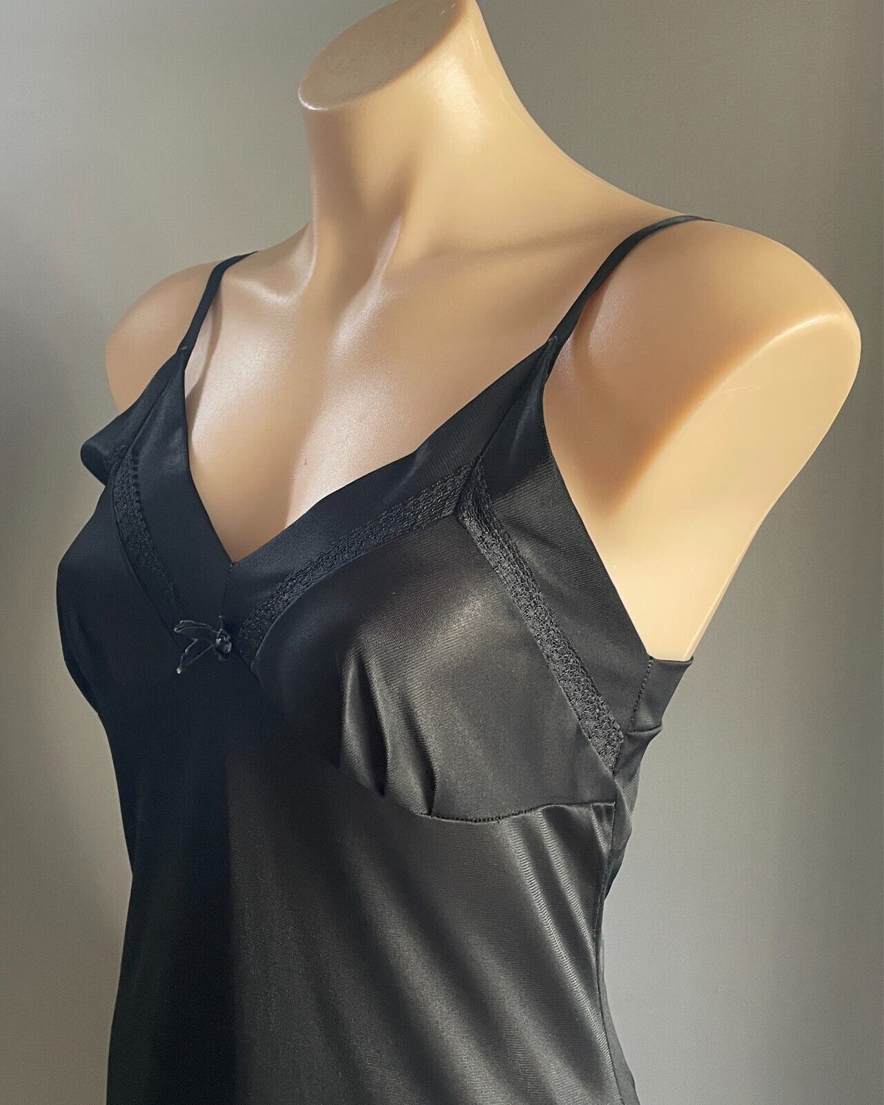 Vintage Petticoat Black Nylon Full Slip Lace Trim Size 12 Adjustable Strap 1980s