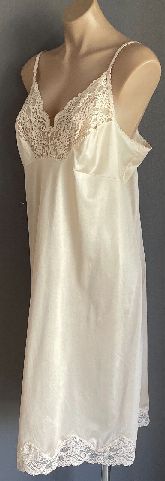 BERLEI Petticoat Beige Full Slip Size 20 Lace Trim Adjustable Straps Nylon