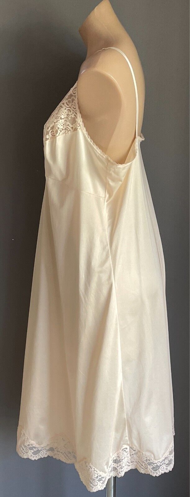 BERLEI Petticoat Beige Full Slip Size 20 Lace Trim Adjustable Straps Nylon