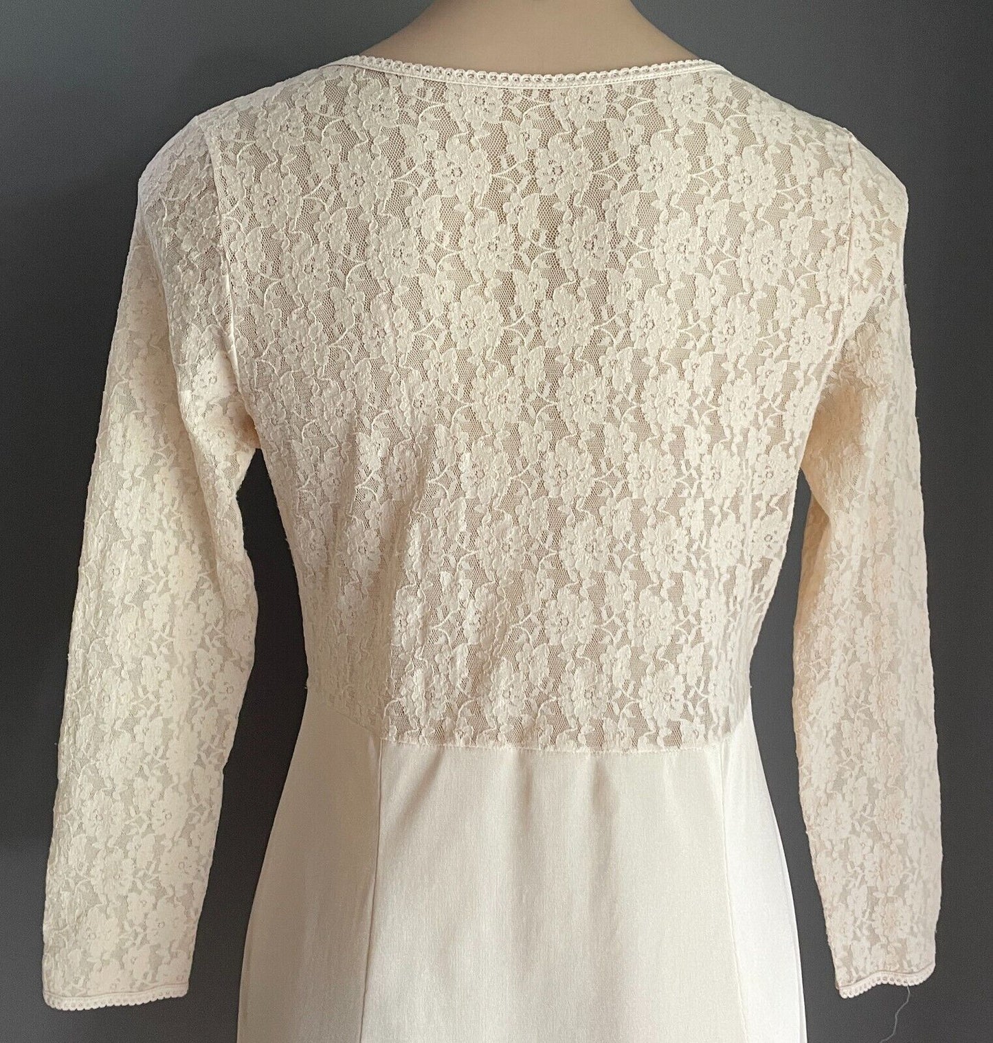 Thermal Petticoat Beige Long Sleeve Stretch Lace Nylon Full Slip Size 18 Vintage