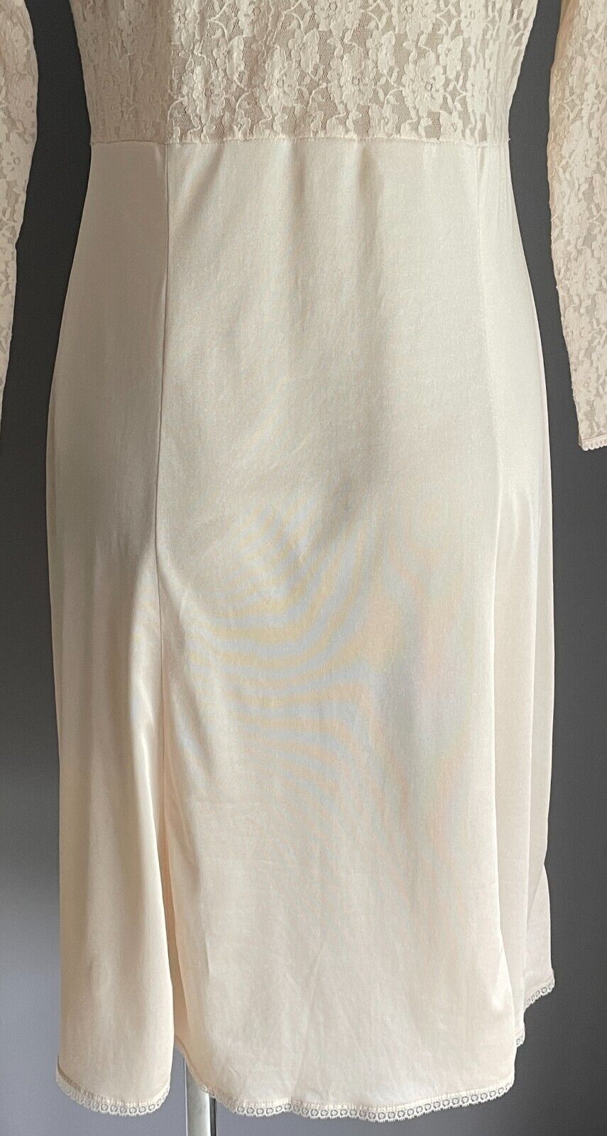 Thermal Petticoat Beige Long Sleeve Stretch Lace Nylon Full Slip Size 18 Vintage
