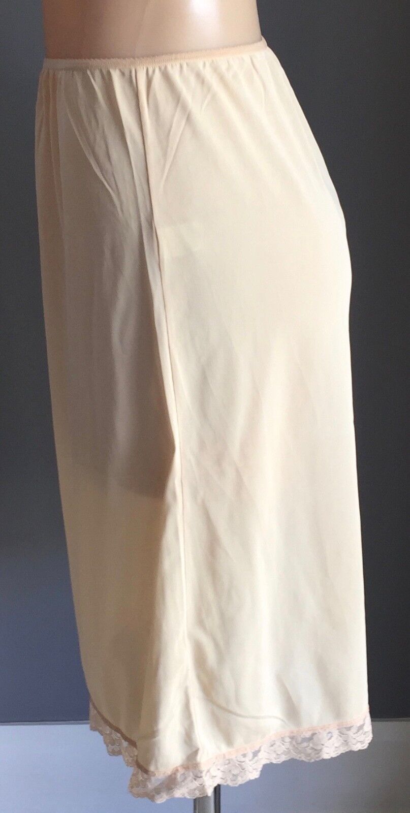 Half Slip Nylon Petticoat Elastic Waist Yellow Beige Size 14 Australia Vintage