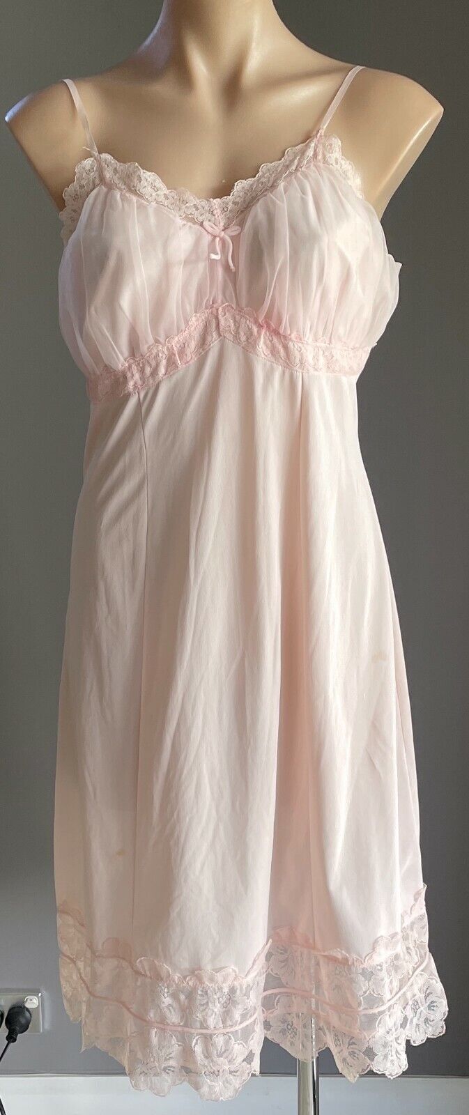 Petticoat Baby Pink Vintage 1960s  Bri-Nylon Nightie Lace Trim Midi Size 10 NEW