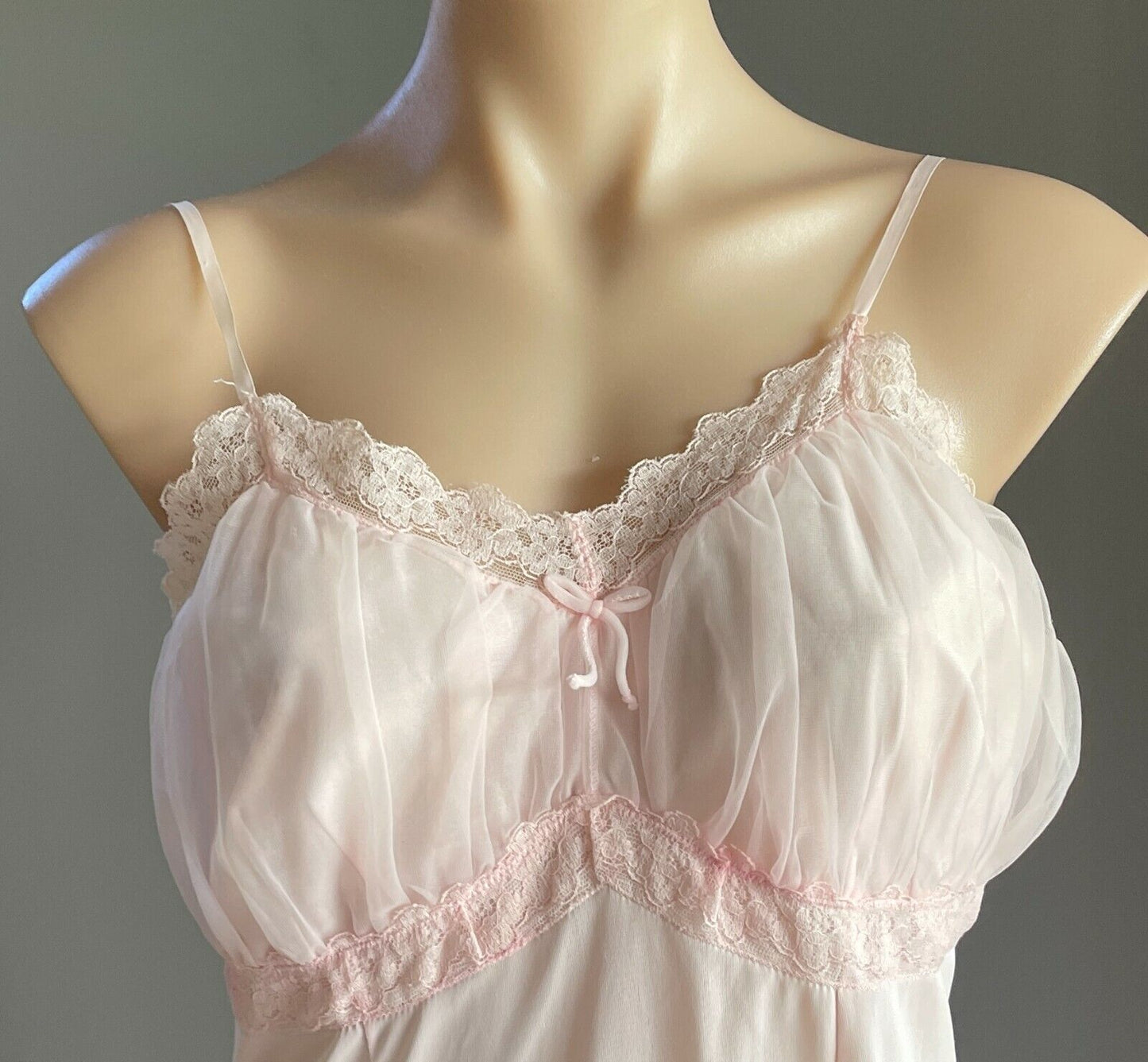 Petticoat Baby Pink Vintage 1960s  Bri-Nylon Nightie Lace Trim Midi Size 10 NEW