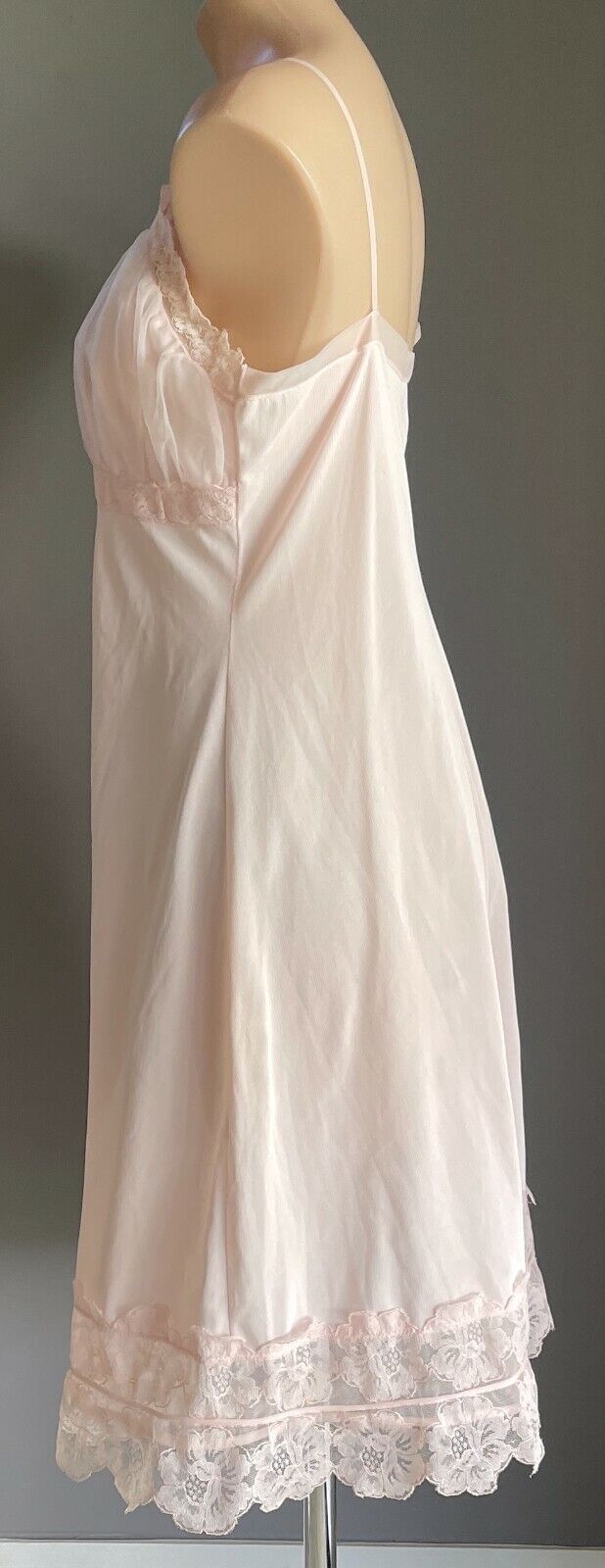 Petticoat Baby Pink Vintage 1960s  Bri-Nylon Nightie Lace Trim Midi Size 10 NEW