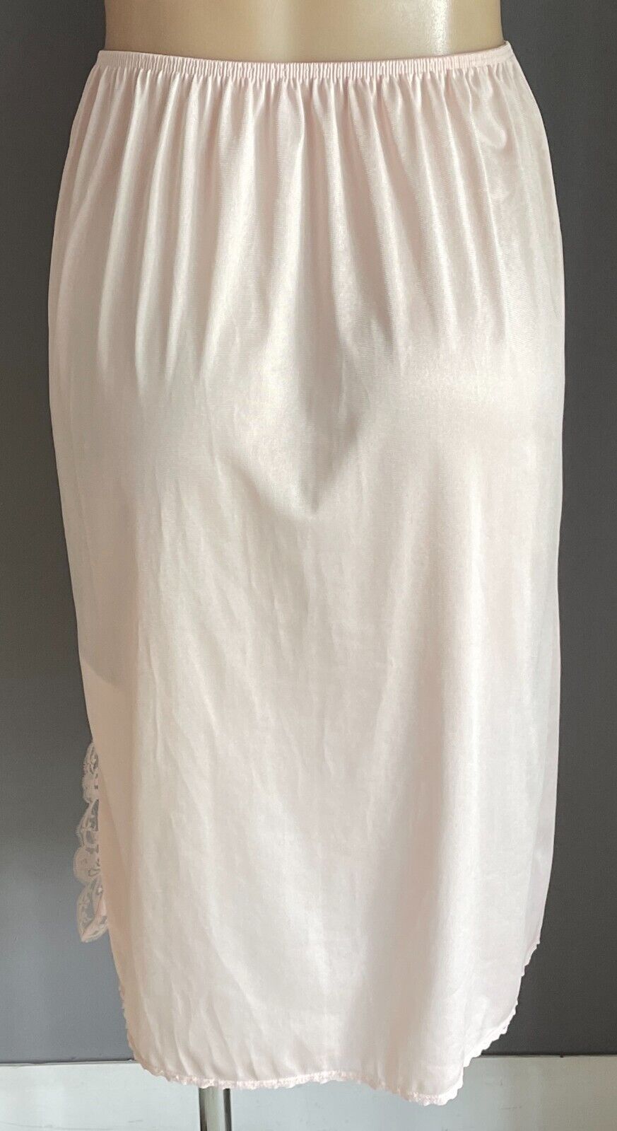 HILTON Half Slip Beige Nylon Elasticised Waist Sz 16 Side Slit Vintage Petticoat