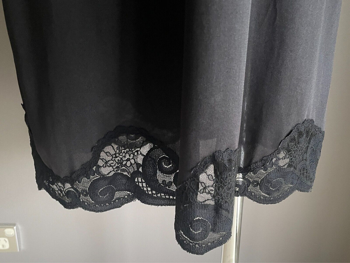 HILTON Petticoat Black Full Slip Size 14 Lace Trim Non Adjustable Straps Nylon