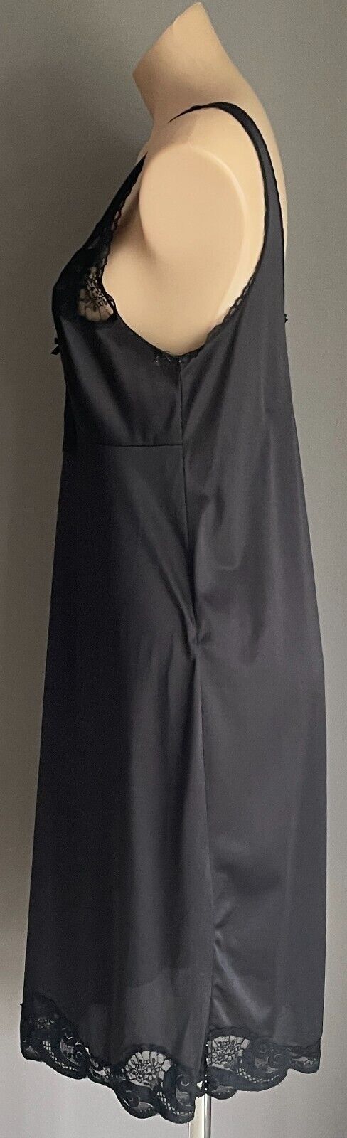 HILTON Petticoat Black Full Slip Size 14 Lace Trim Non Adjustable Straps Nylon