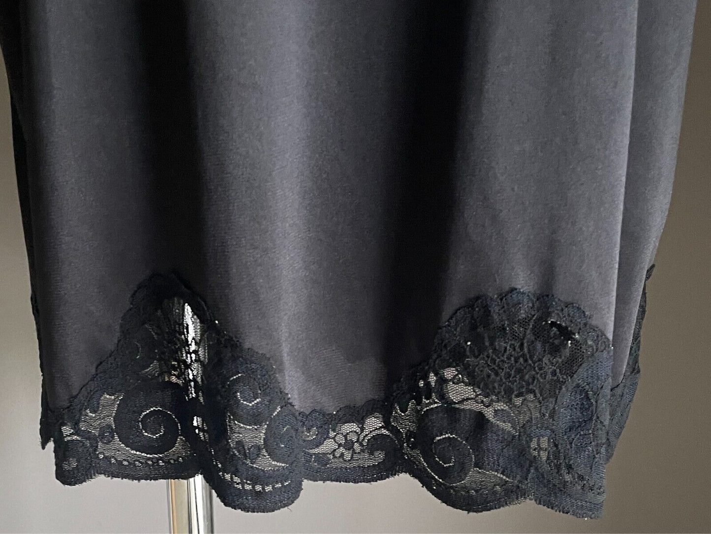 HILTON Petticoat Black Full Slip Size 14 Lace Trim Non Adjustable Straps Nylon