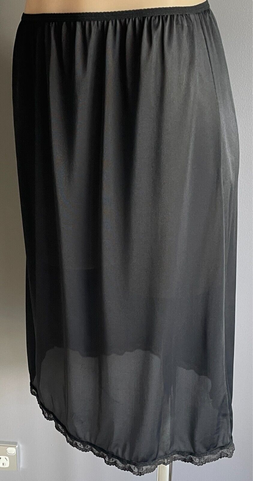 Half Slip Black Nylon Elastic Waist Size 16 Lace Hem Trim Petticoat