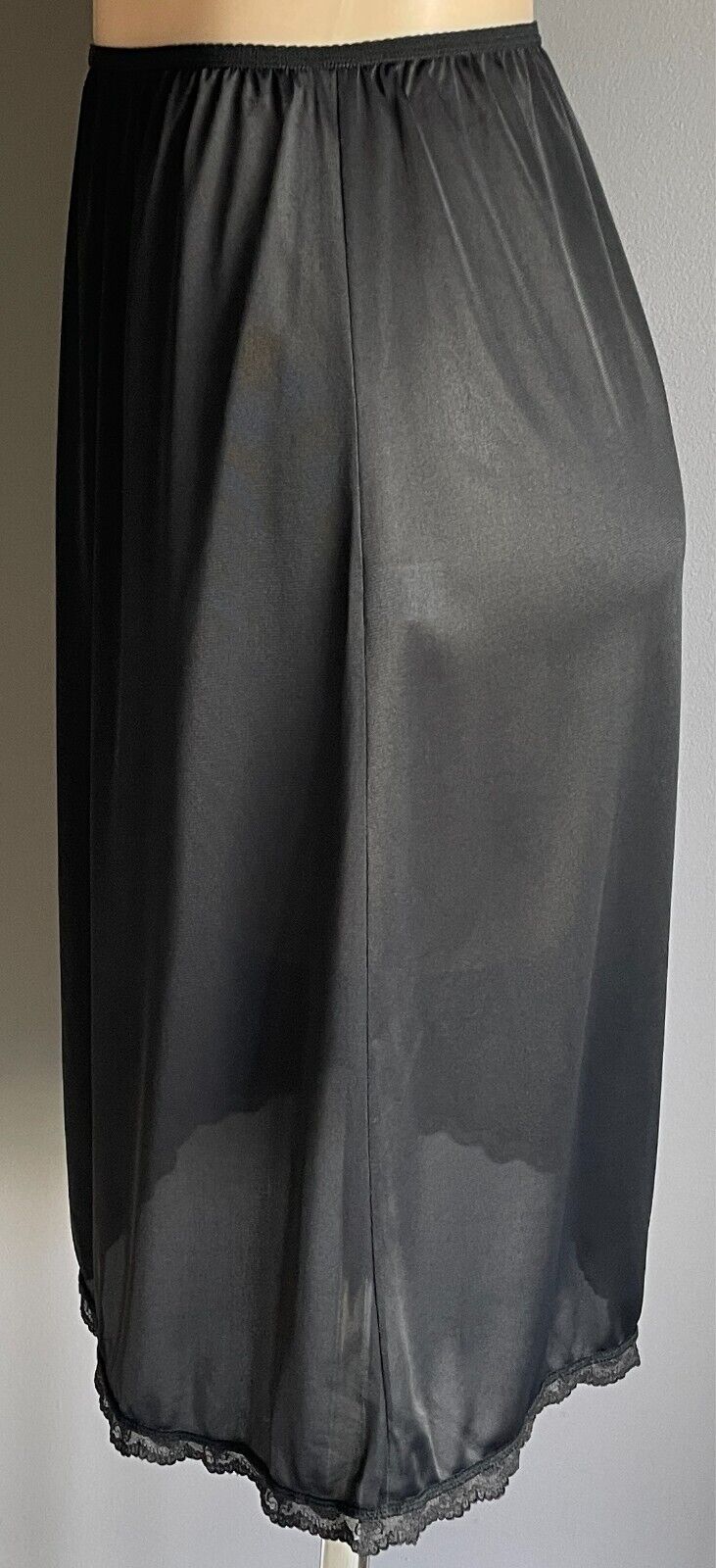 Half Slip Black Nylon Elastic Waist Size 16 Lace Hem Trim Petticoat