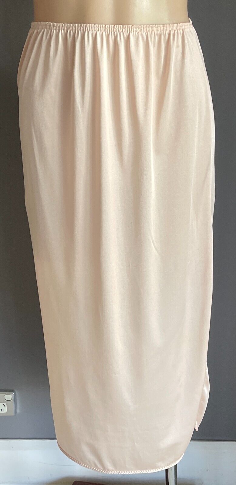 Vintage HALF SLIP Petticoat 79.5cm Long Beige Side Slit Size 10 - 12 NO LACE
