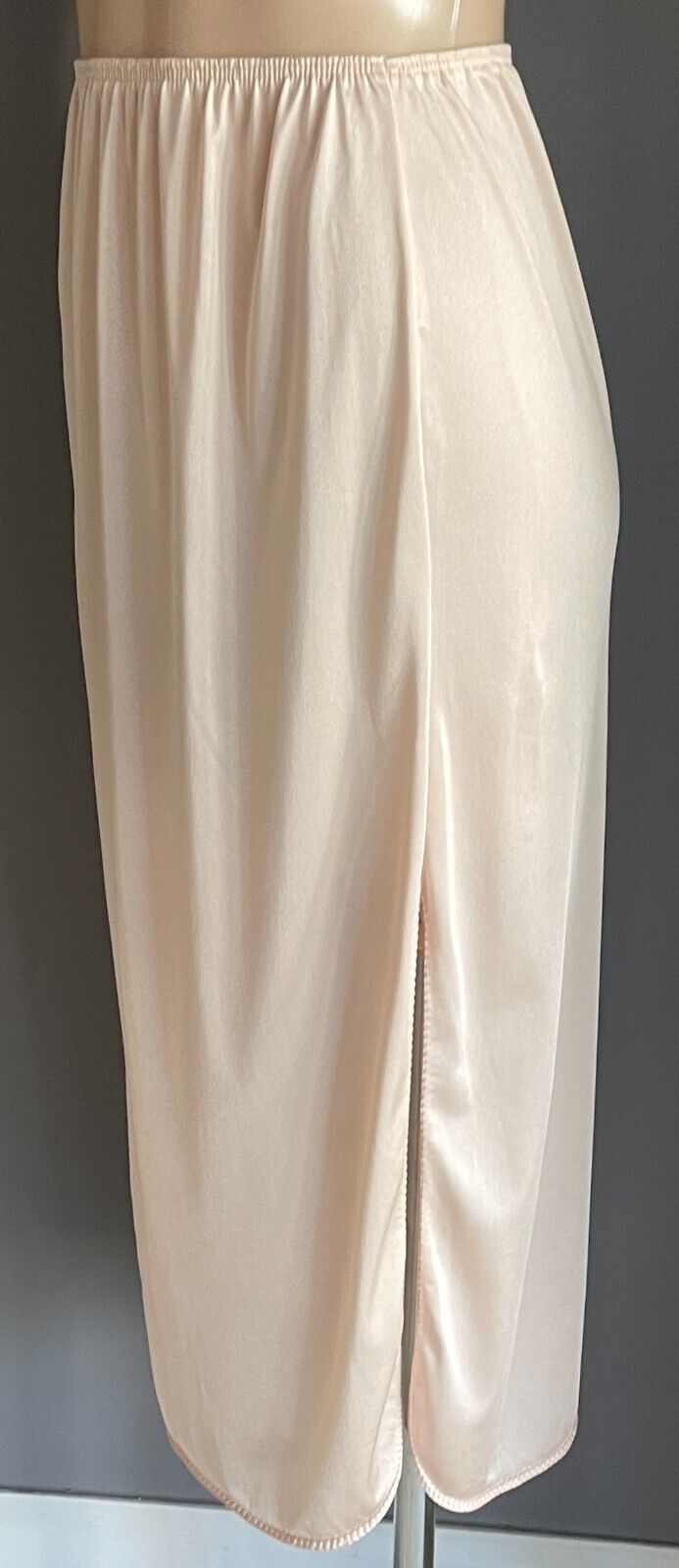Vintage HALF SLIP Petticoat 79.5cm Long Beige Side Slit Size 10 - 12 NO LACE