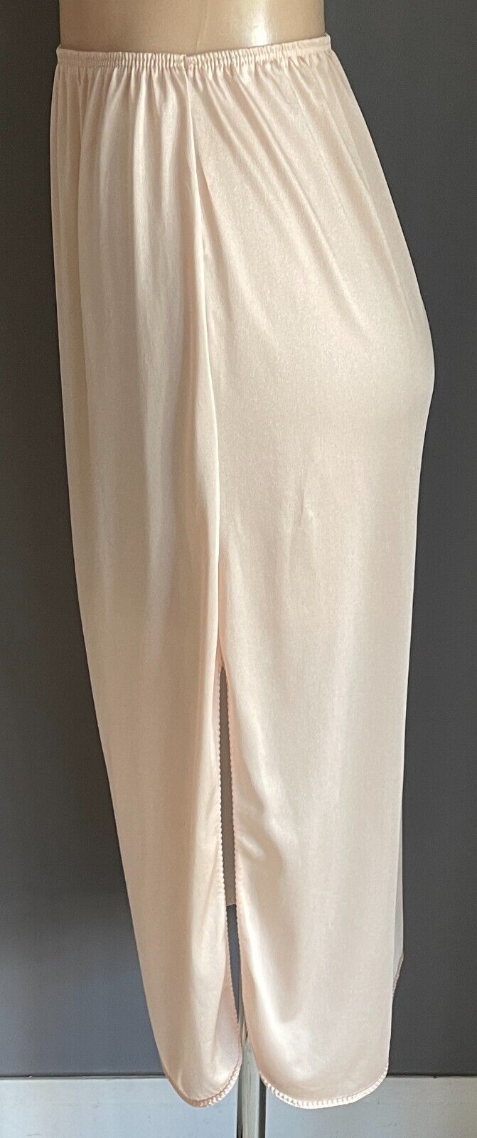 Vintage HALF SLIP Petticoat 79.5cm Long Beige Side Slit Size 10 - 12 NO LACE