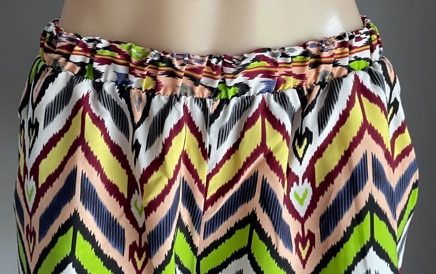 TYCHE Shorts Elastic Waist MultiColoured Loud Print  Size 10