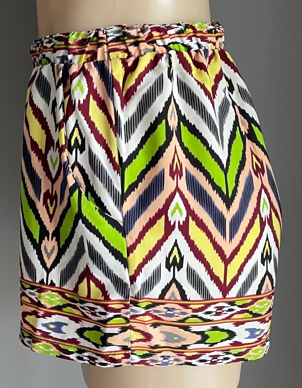TYCHE Shorts Elastic Waist MultiColoured Loud Print  Size 10