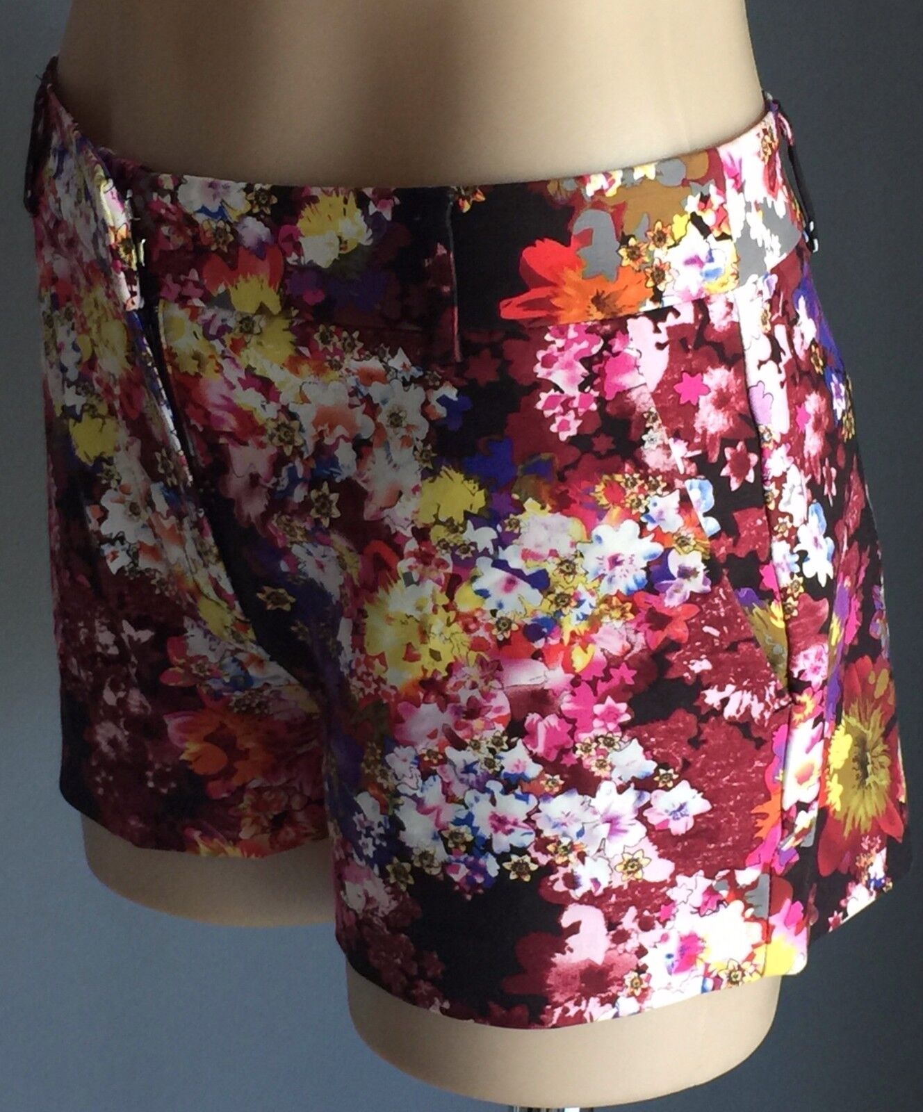 SPORTSGIRL Shorts Bright MultiColoured Floral Print Loud Ladies Size 10 NEW