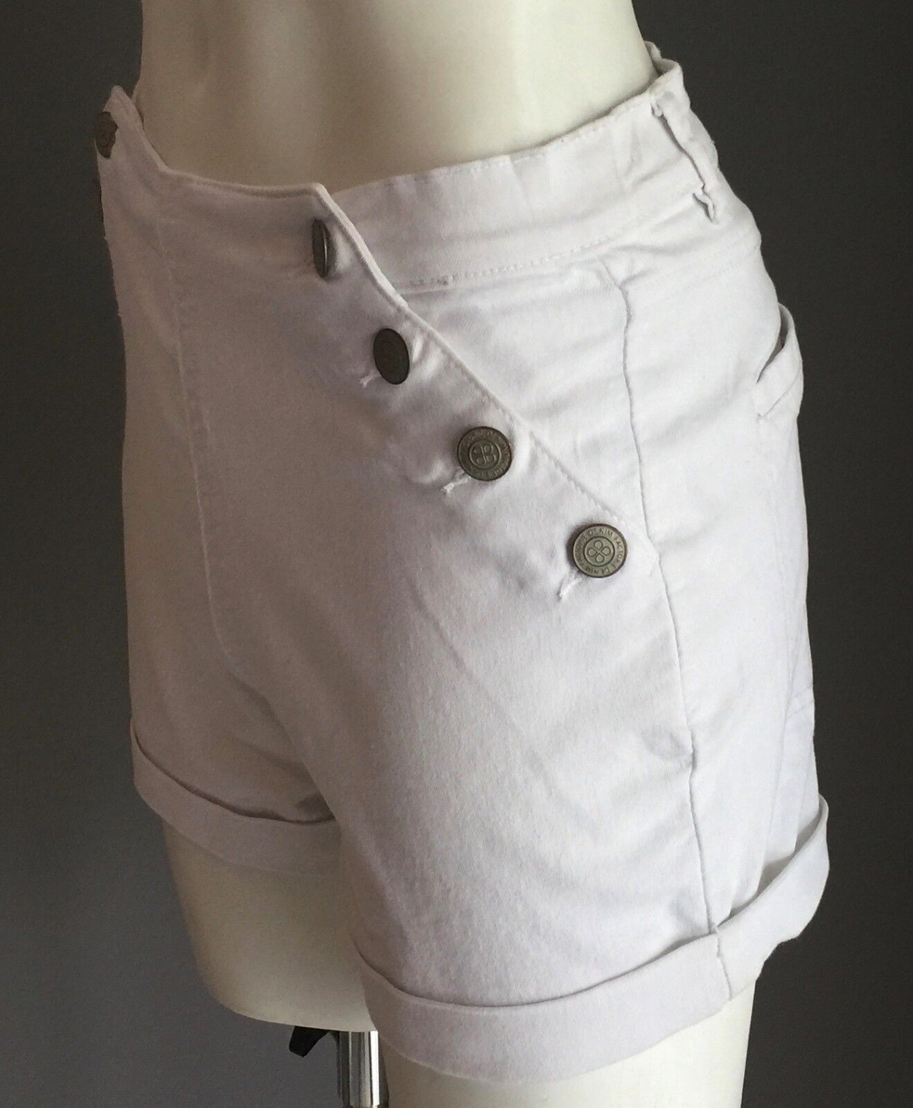 FACTORIE White High Waist Shorts Button Feature Stretch Size 8 1940's 1950's