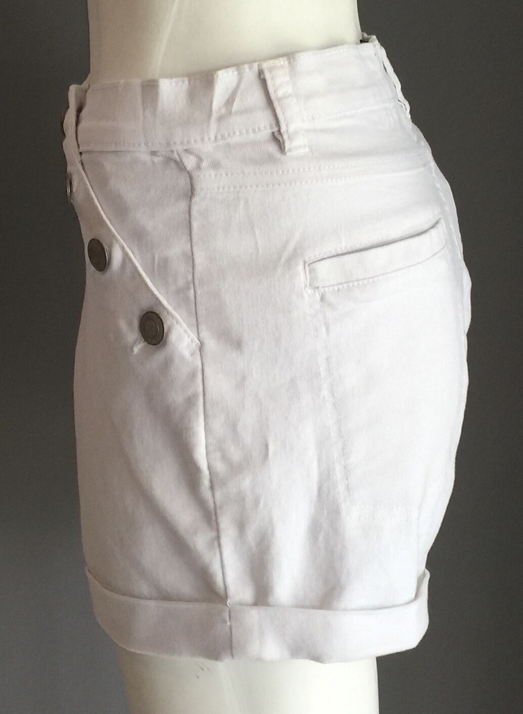 FACTORIE White High Waist Shorts Button Feature Stretch Size 8 1940's 1950's