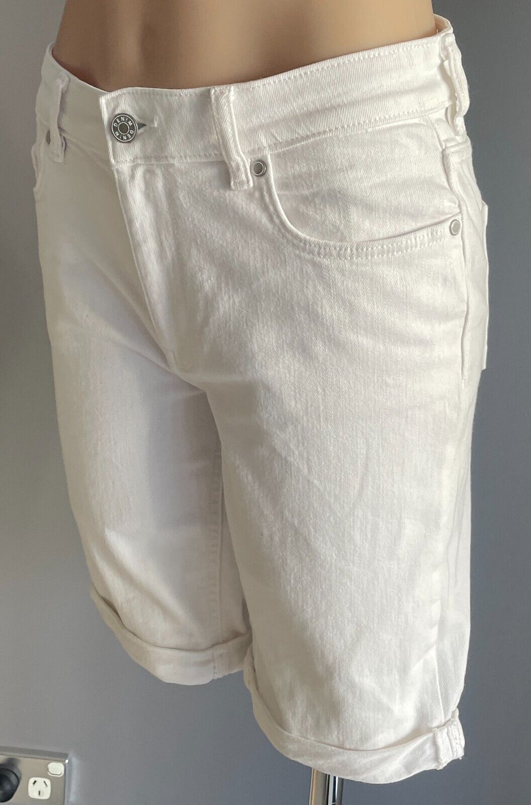 TARGET Shorts White Denim Cuffed Leg Cotton Elastane Fabric Size 10